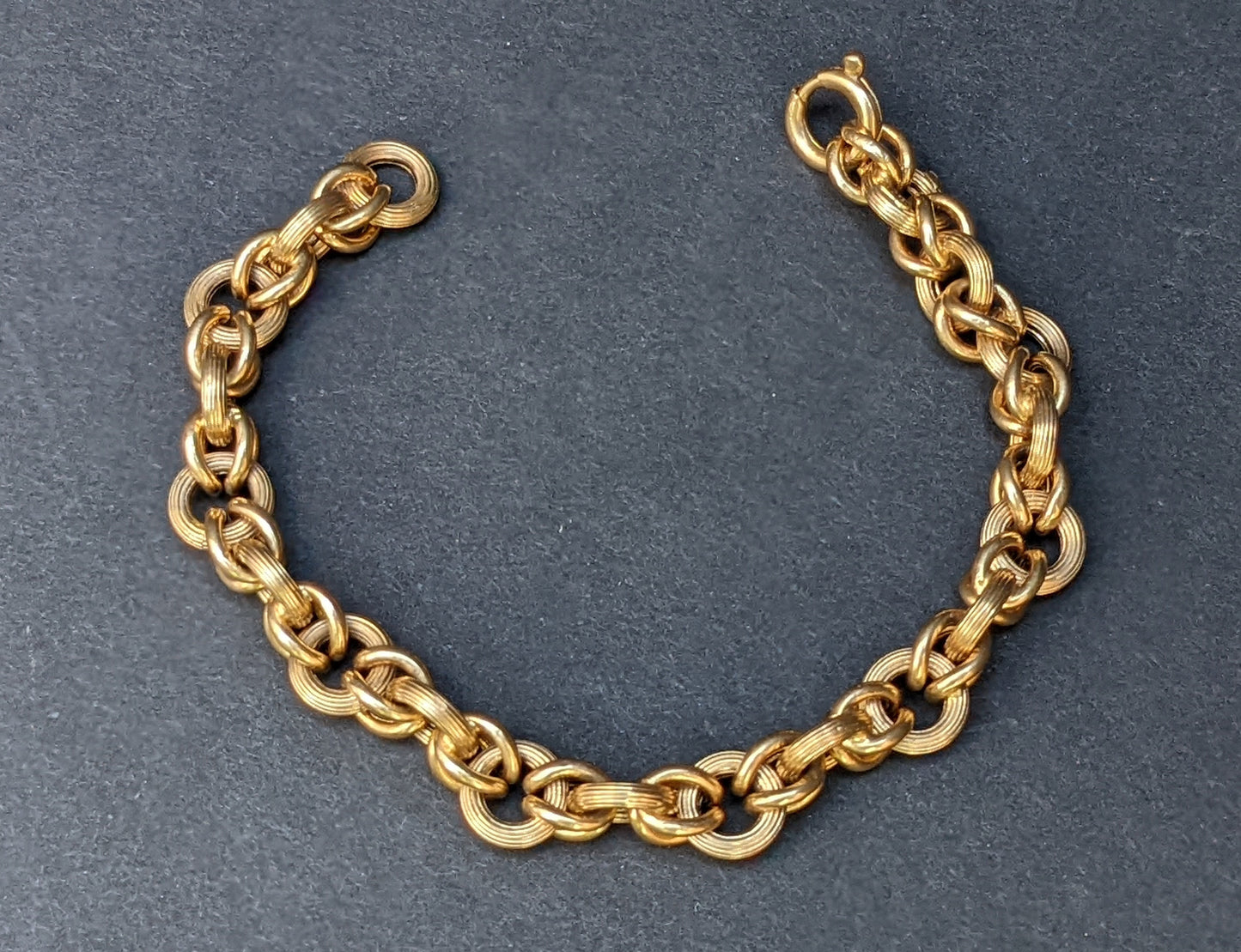 Vintage chunky 18k bracelet