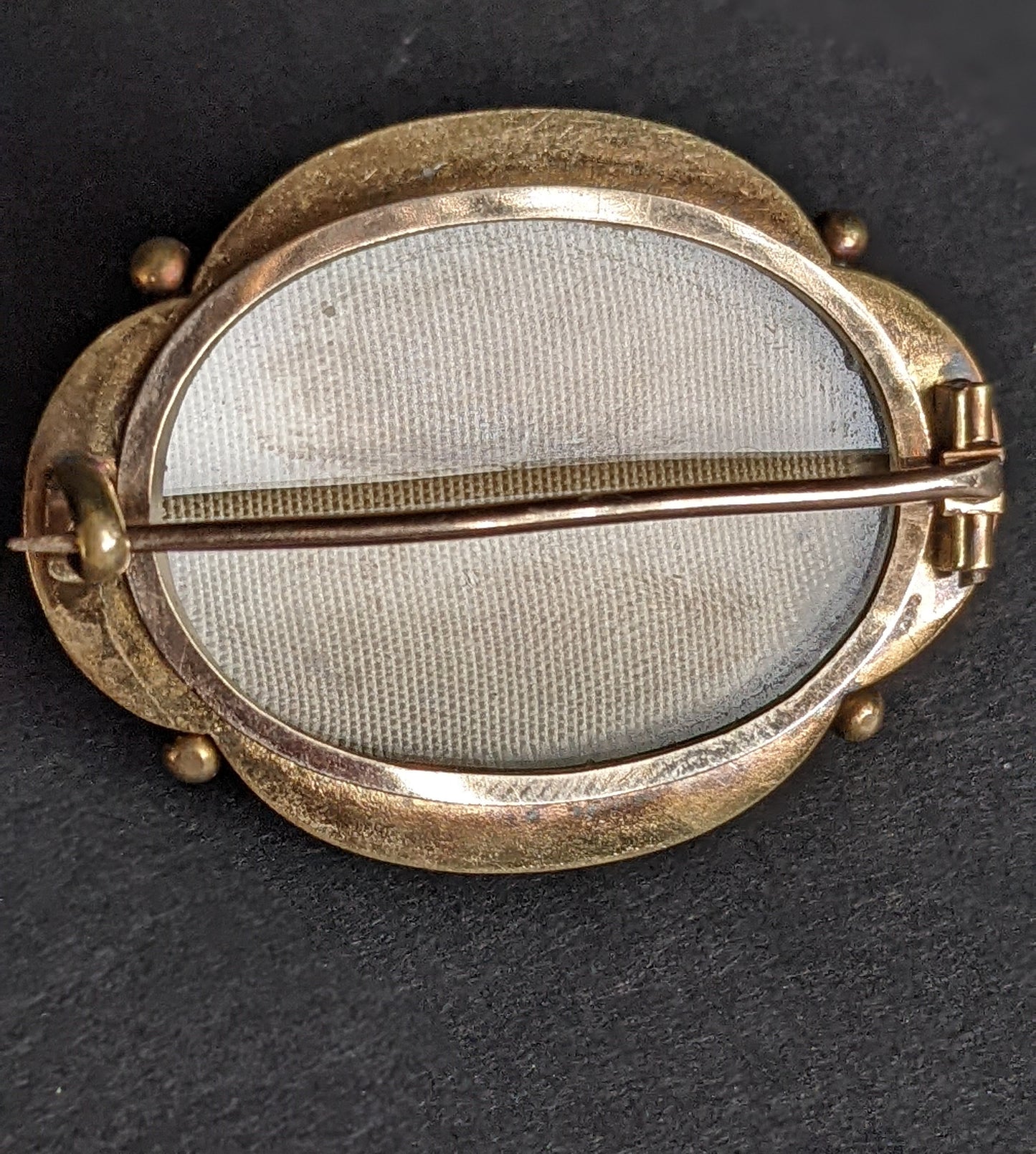 Gold Cannetille brooch 19kt with original pin and fastener