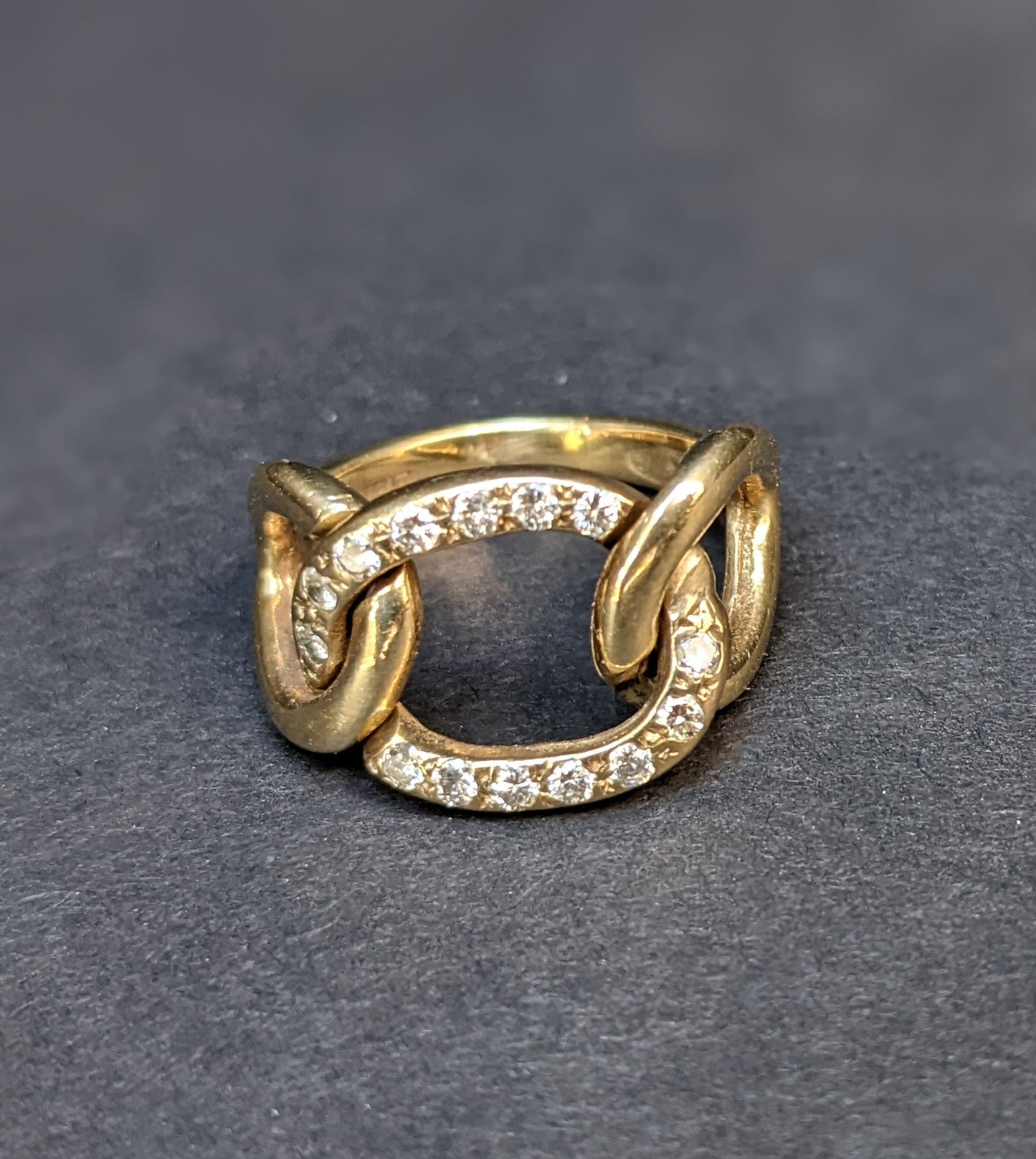 English 9k diamond links ring