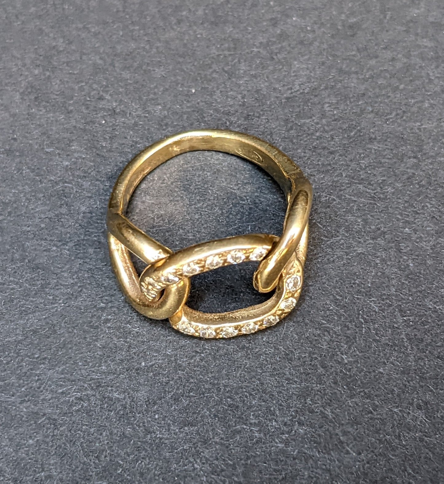 English 9k diamond links ring