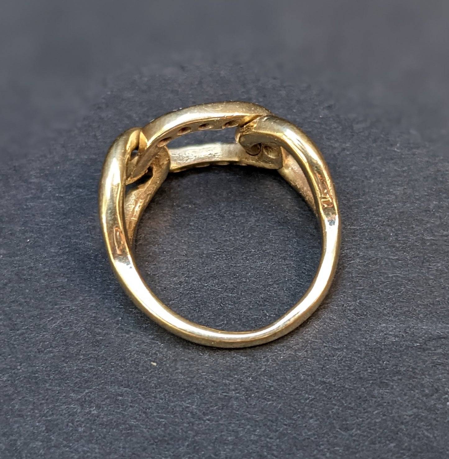 English 9k diamond links ring