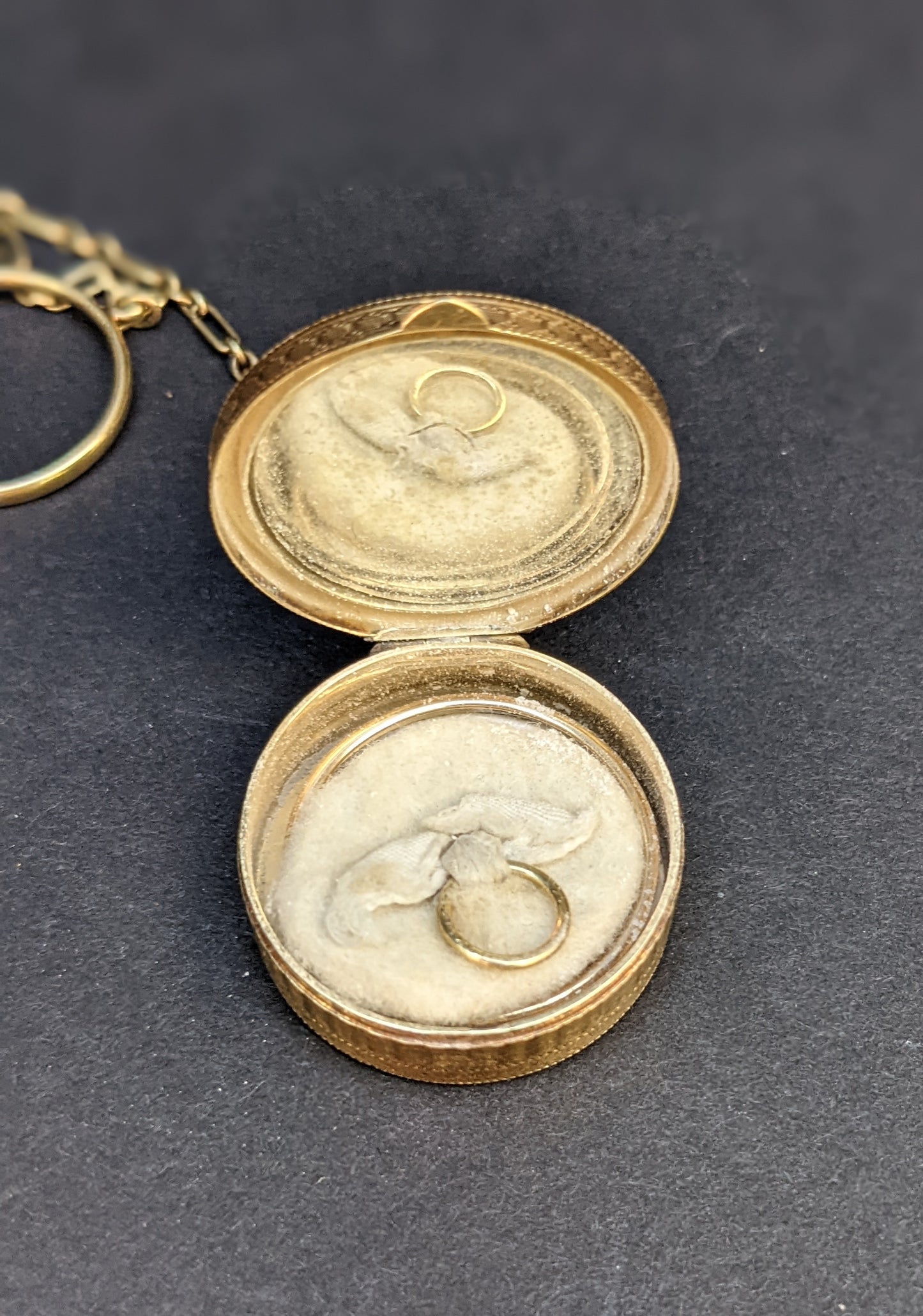 14kt Art Deco Tiffany and Co mirrored compact, locket on a ring