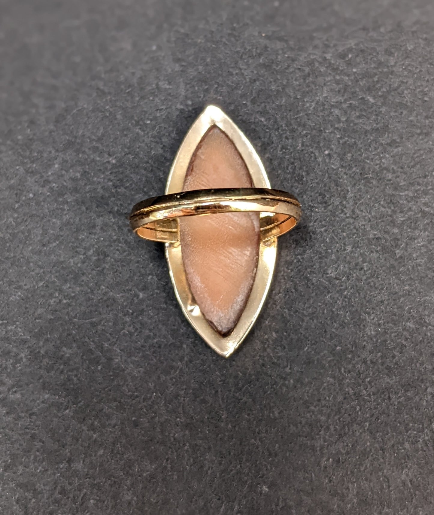 10kt Large cameo Muse ring