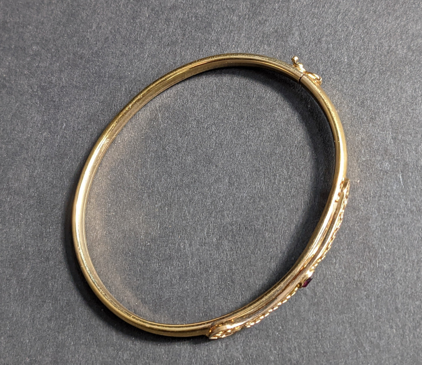 14kt Amethyst bangle bracelet