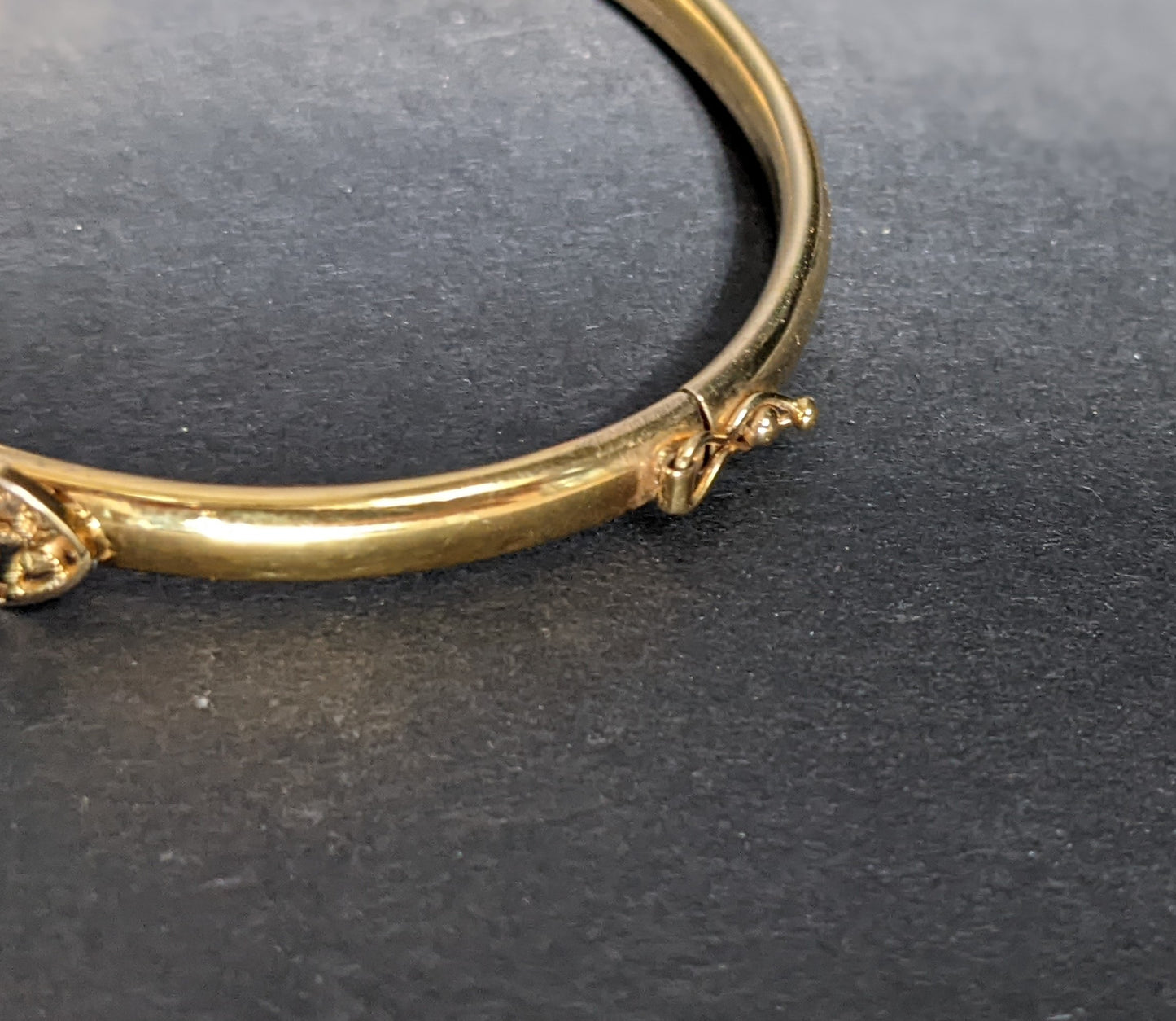 14kt Amethyst bangle bracelet