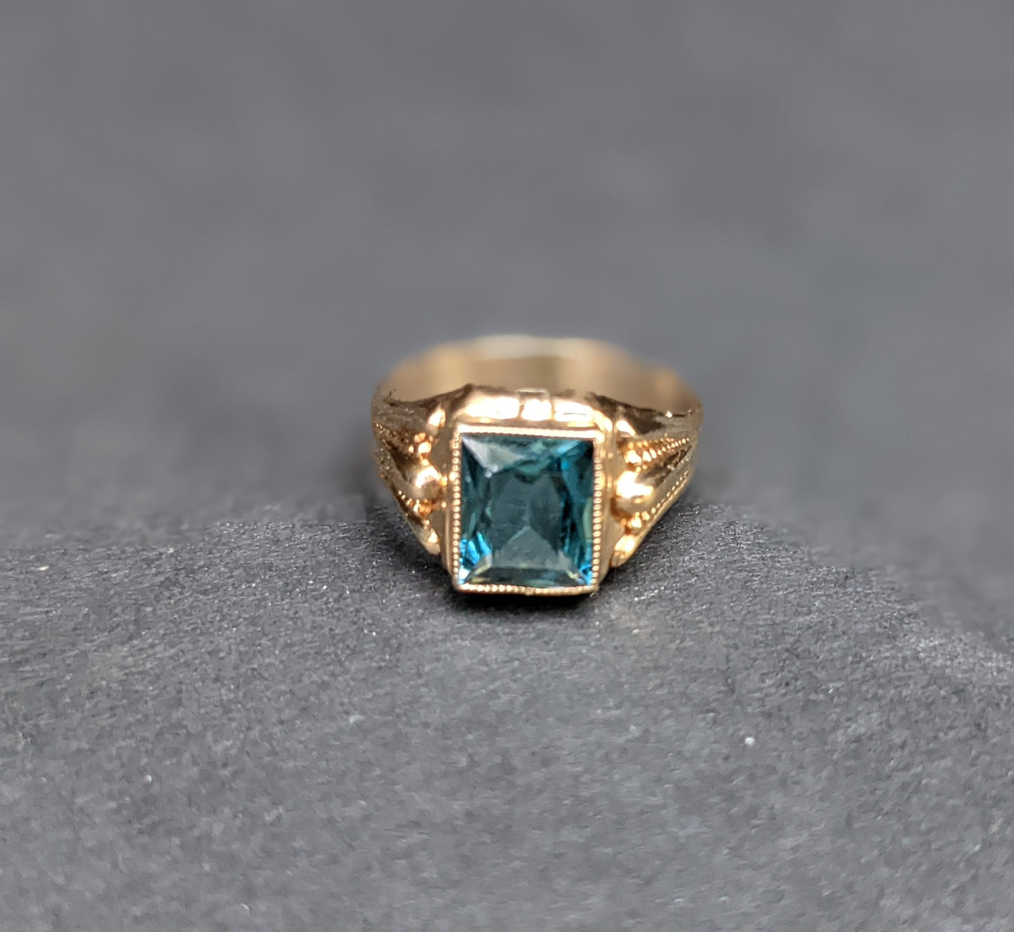 Depression era 10kt milgrain and glass ring