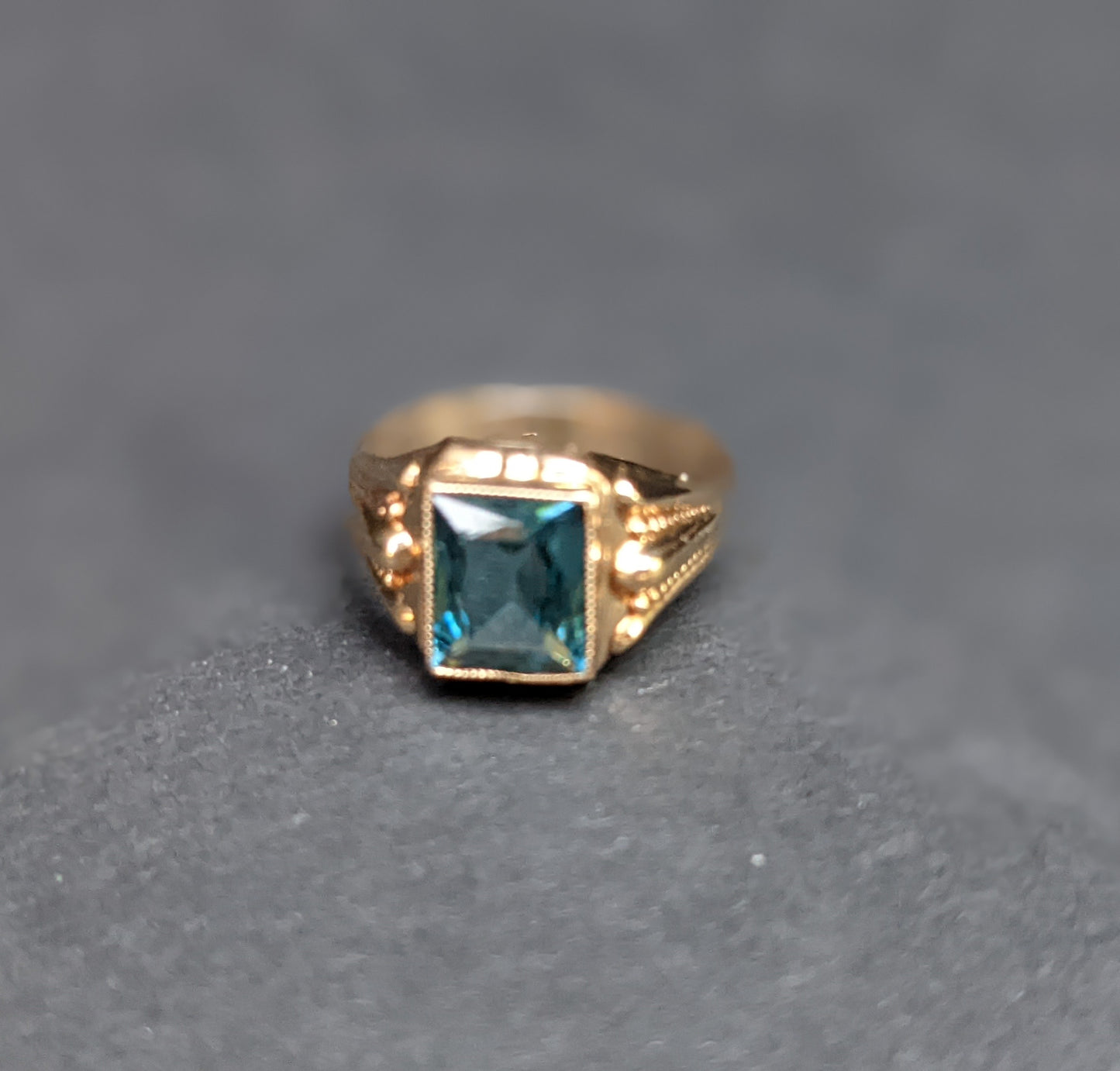 Depression era 10kt milgrain and glass ring