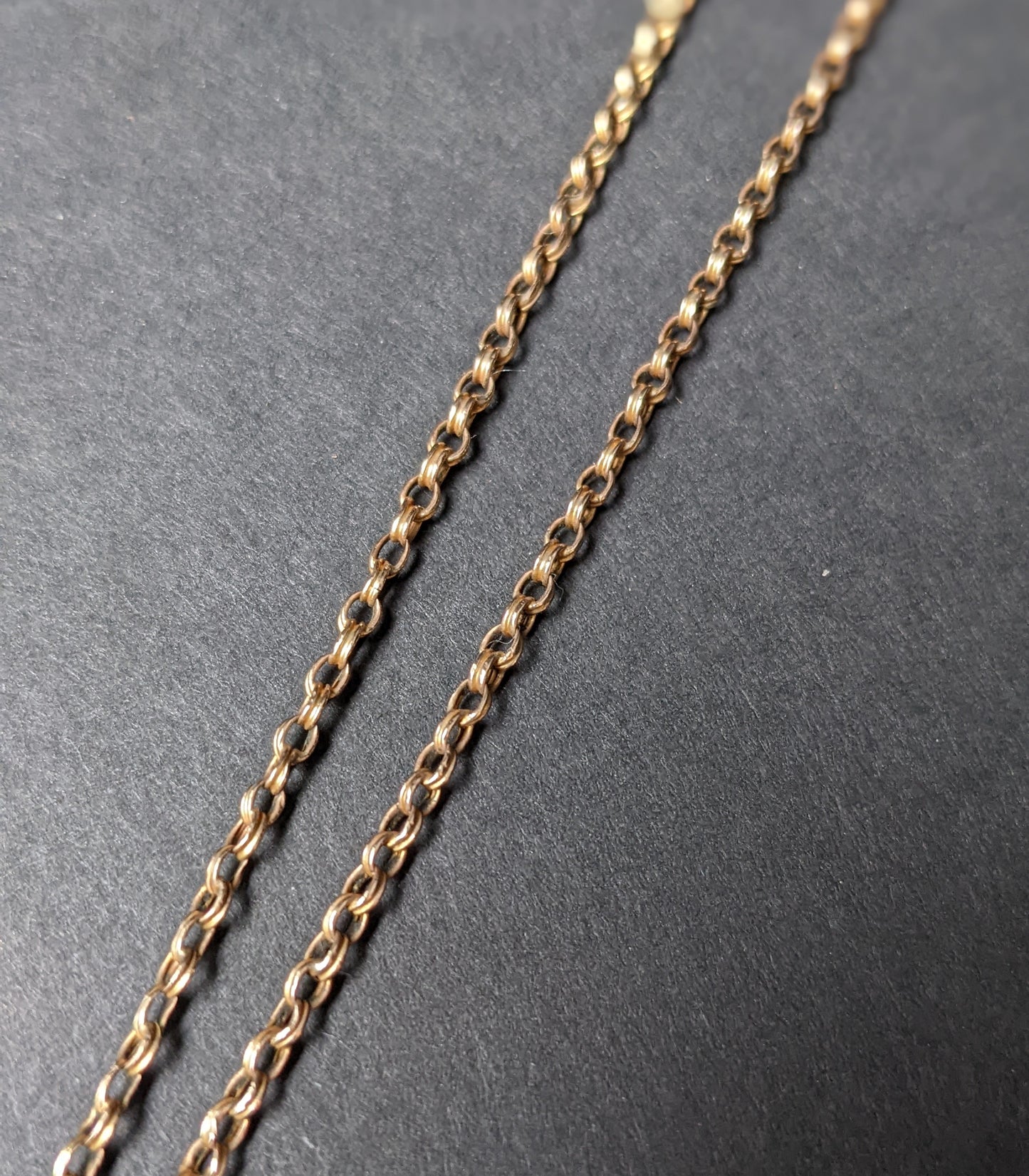 9k Victorian chain with barrel clasp