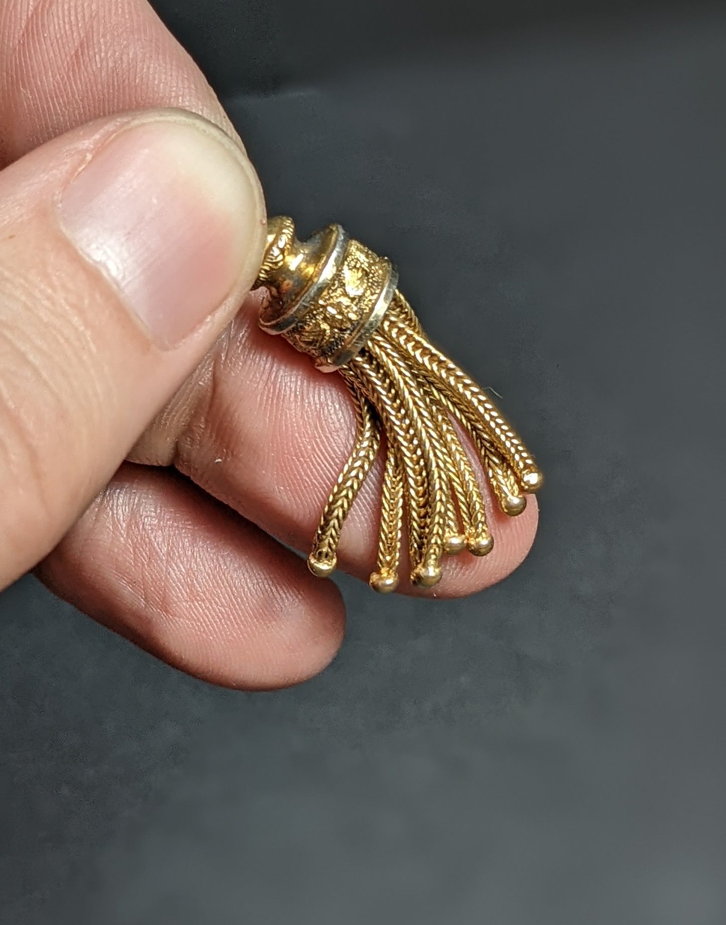 Victorian tassel pendant 9k