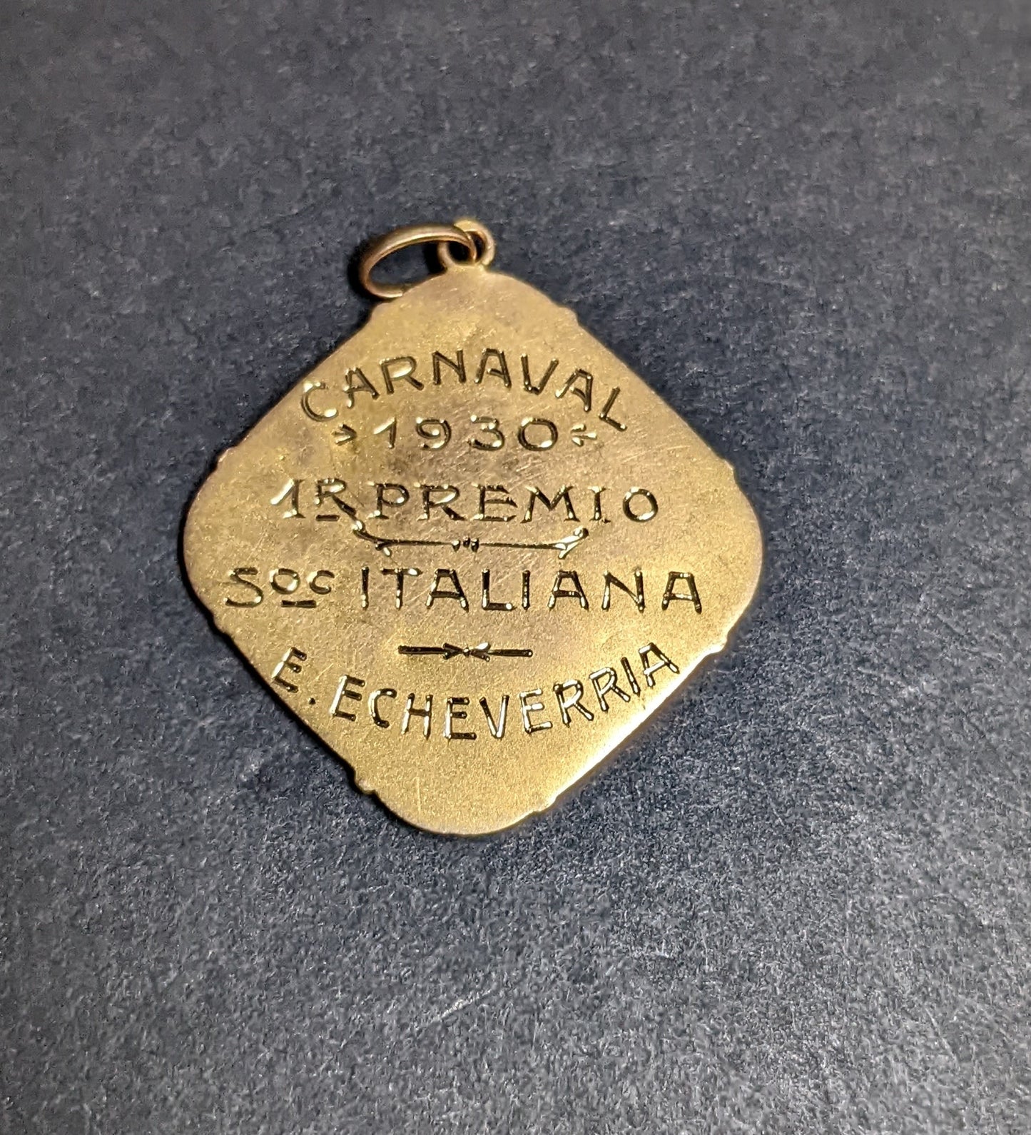 Art Nouveau 18k pendant Carnaval 1930