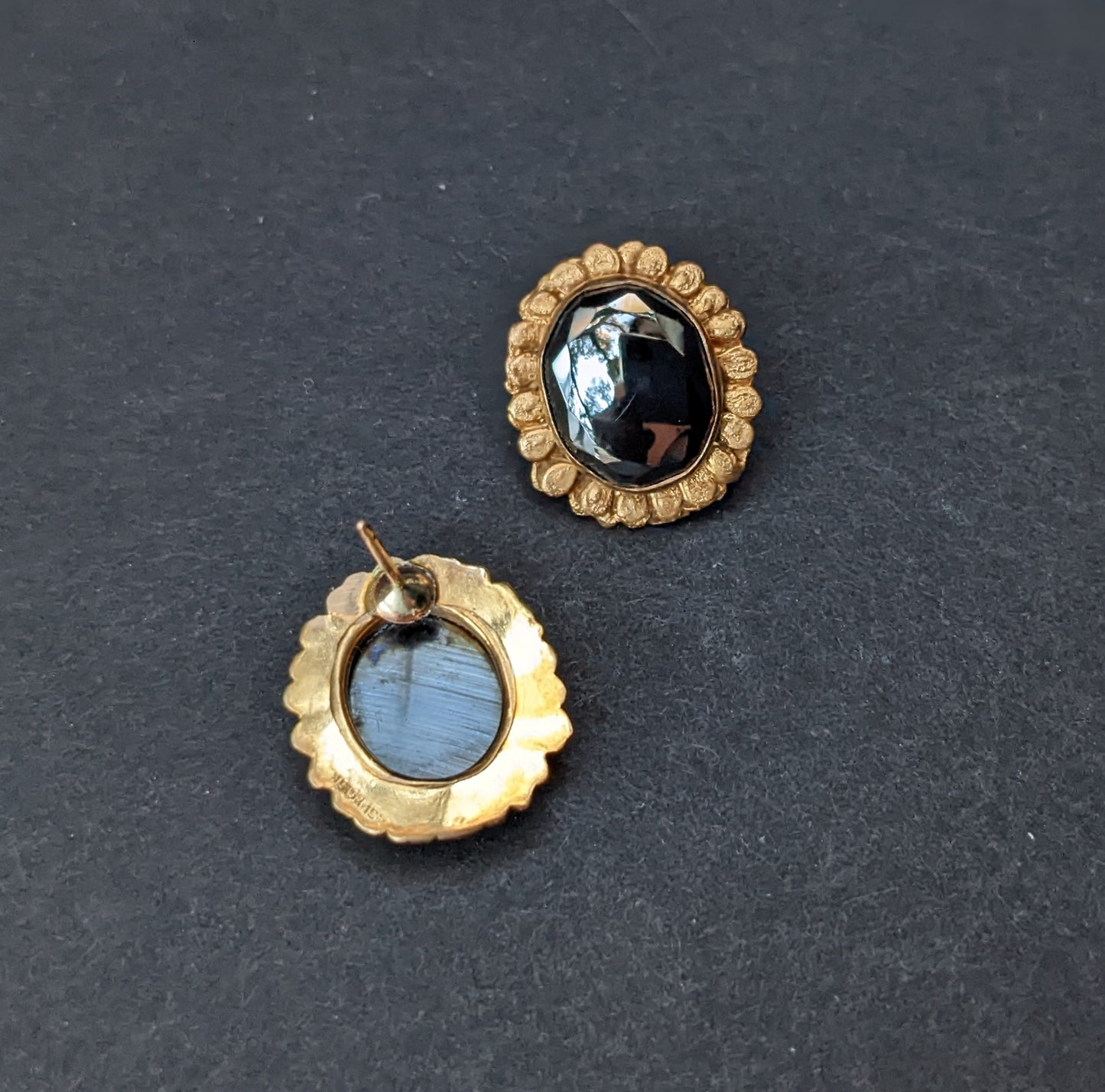 Hematite and yellow gold earrings