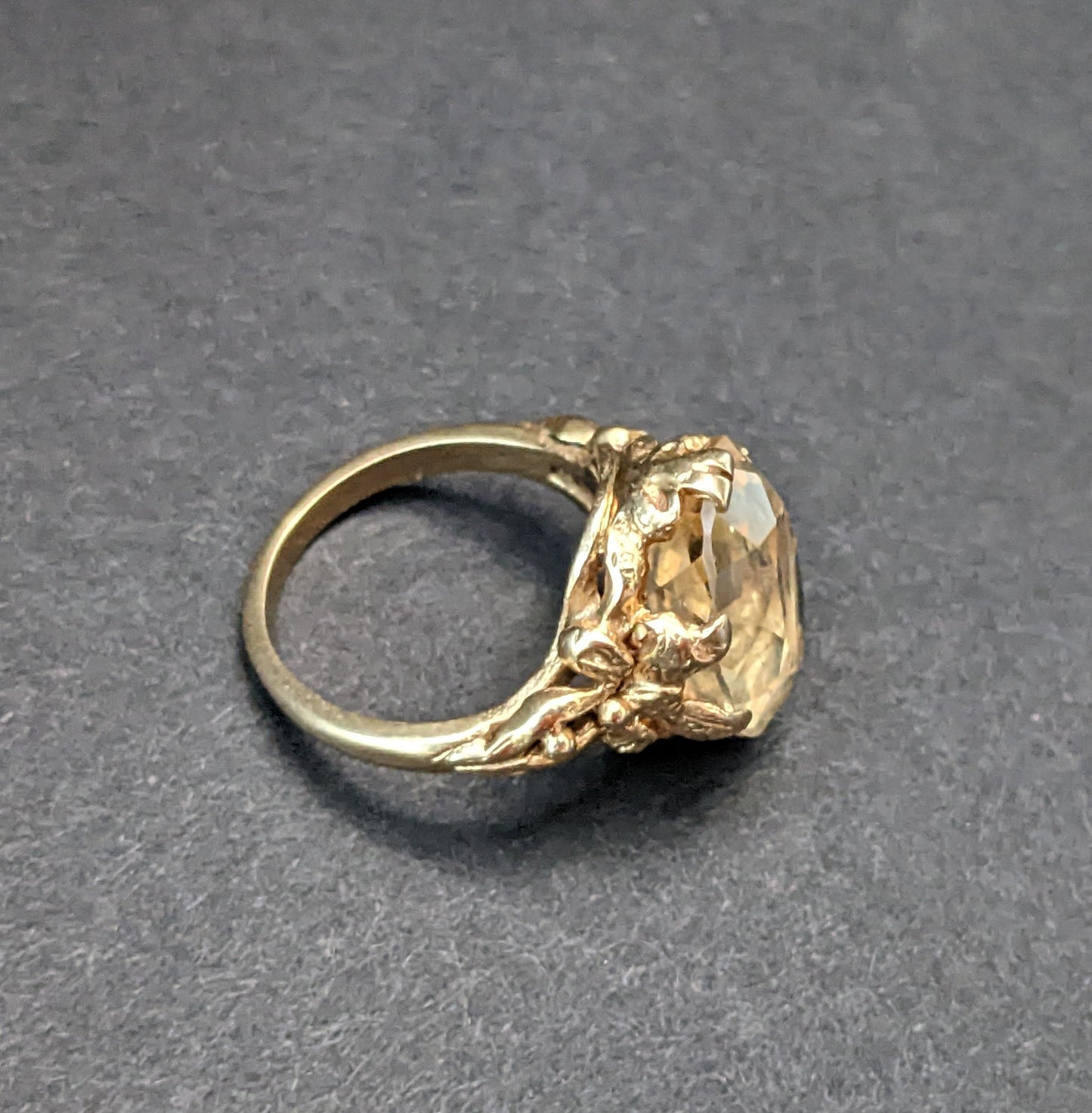 Floral gold mounting citrine ring