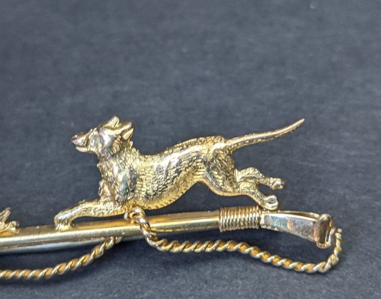 15k Hunting Dog and Rabbit Brooch