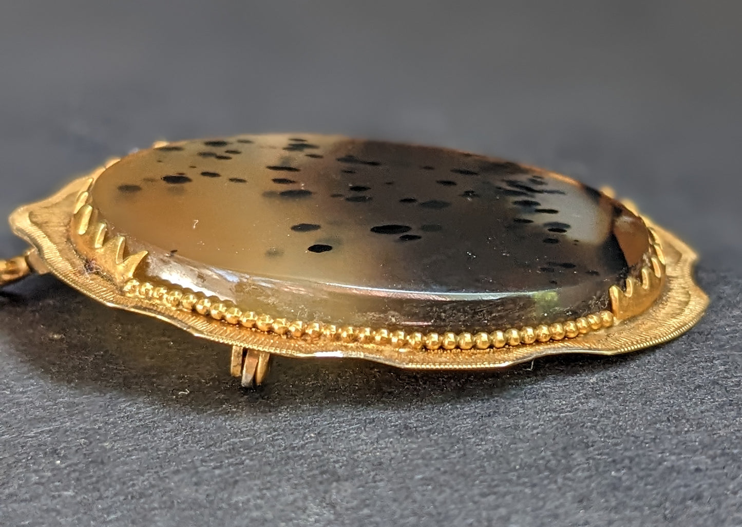 10Kt Agate Brooch and Pendant