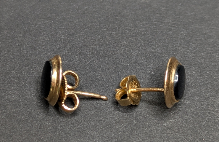 14k Bezel Set Onyx Earring