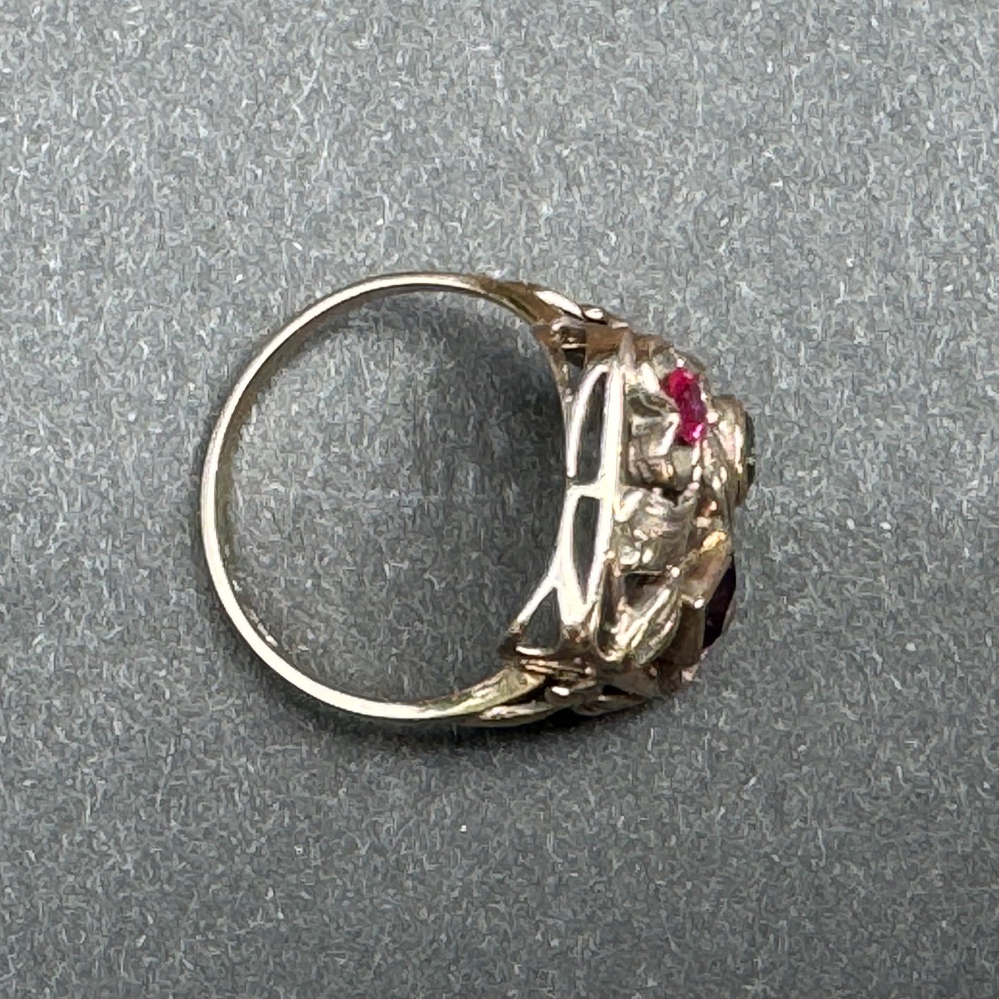 8k German Art Nouveau Postage Stamp Ring