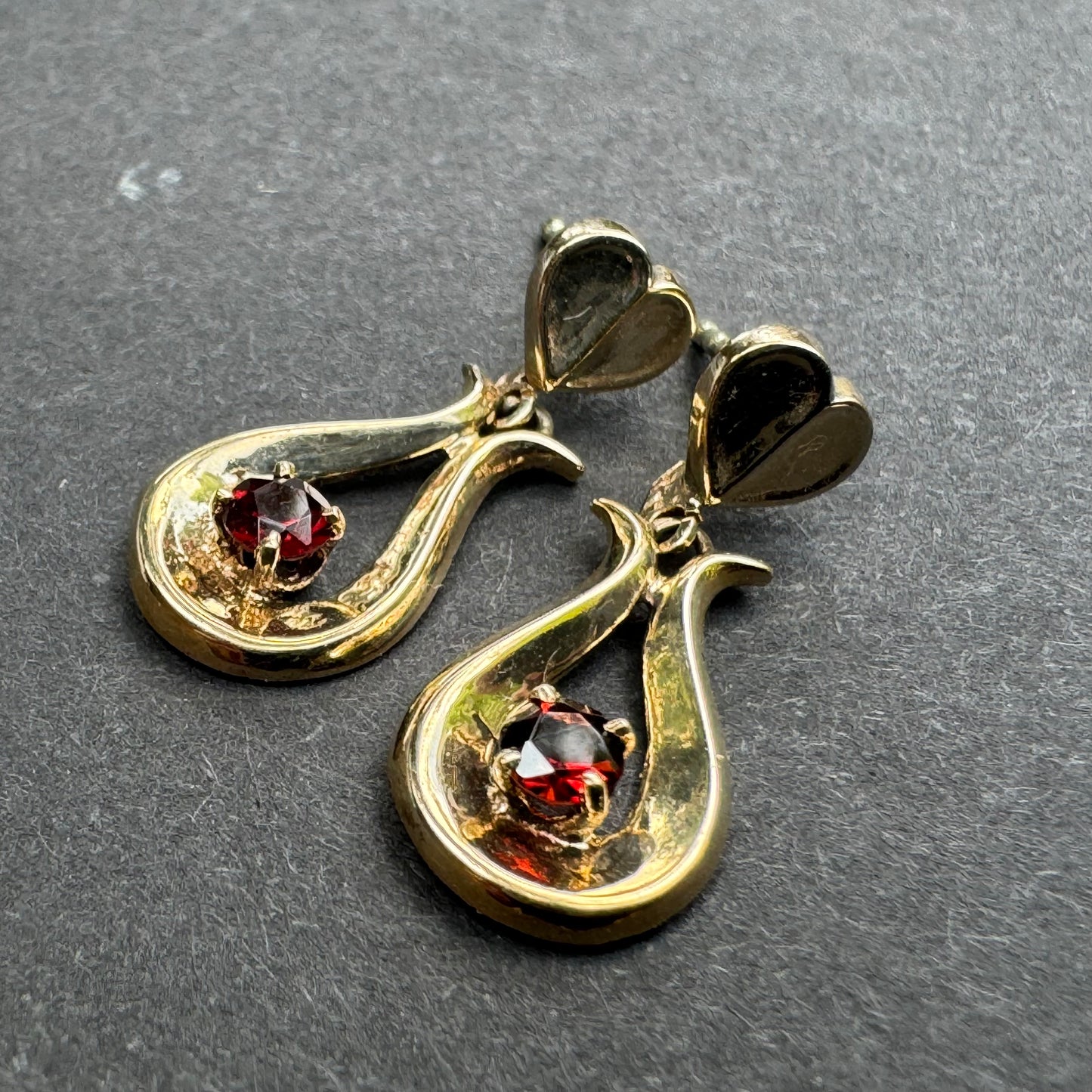 9k Harp Style Garnet Earrings