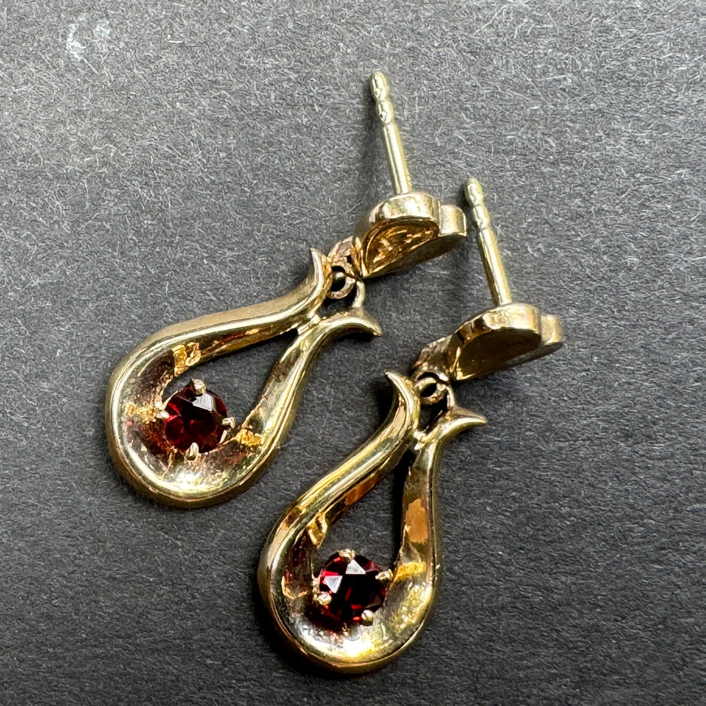 9k Harp Style Garnet Earrings