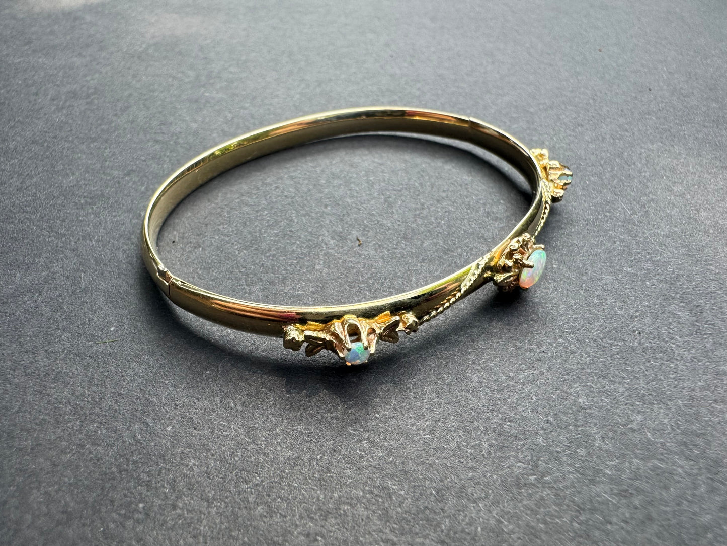 Vintage 14K Opal Bangle