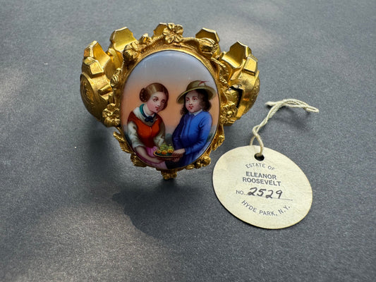 Eleanor Roosevelt's Victorian Stretch Bracelet with Painted Limoges Scene