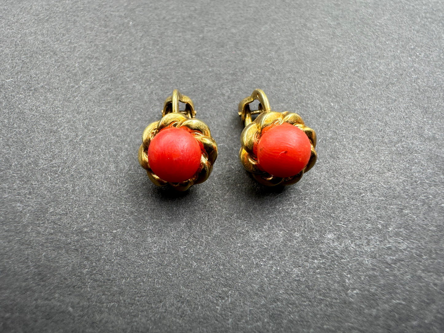 German 8k Coral Clip-on Earrings