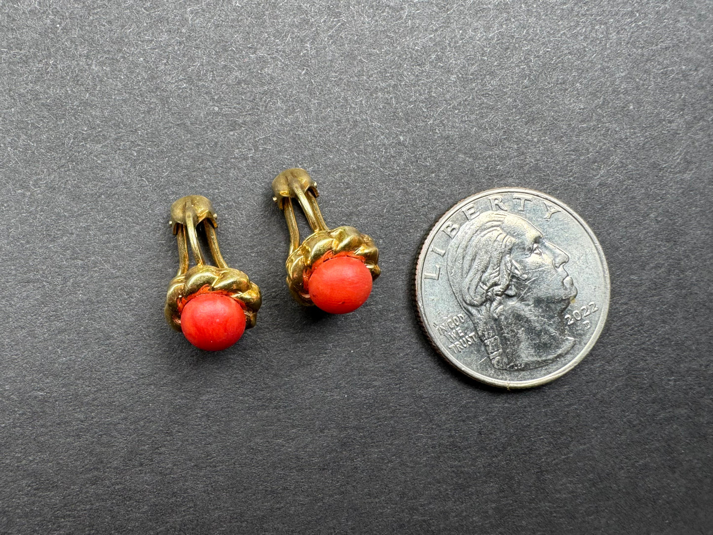 German 8k Coral Clip-on Earrings