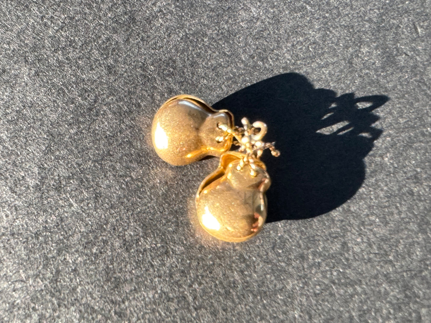 14k Castanets Charm