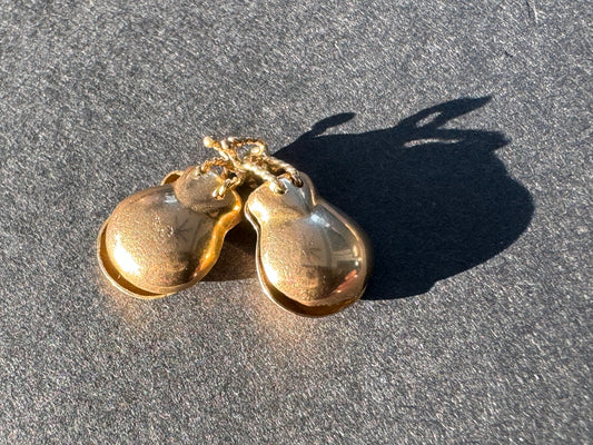 14k Castanets Charm