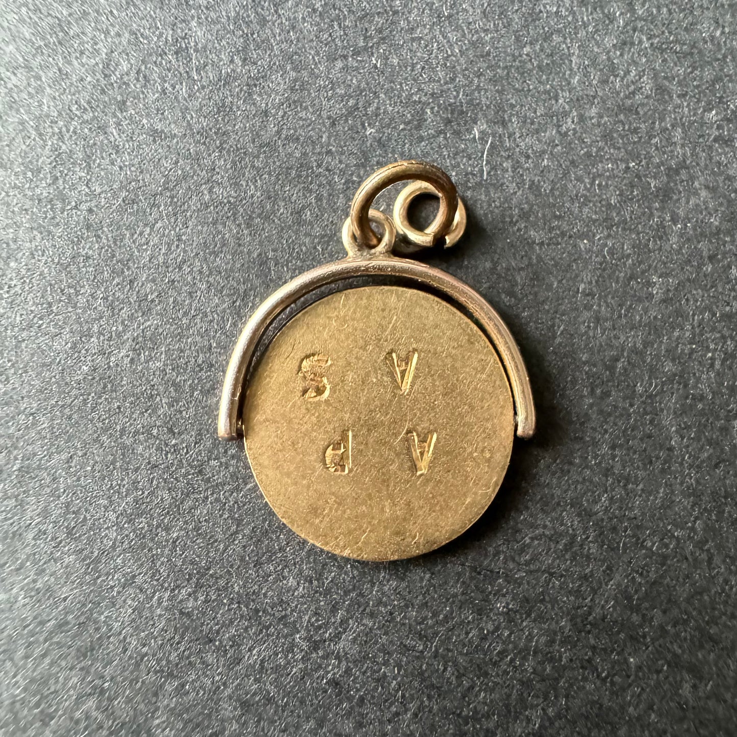 9k Vintage Spinning HAPPY DAYS Charm