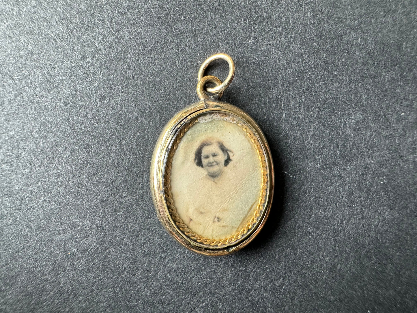 9k Turquoise Locket with Photograph Circa 1910