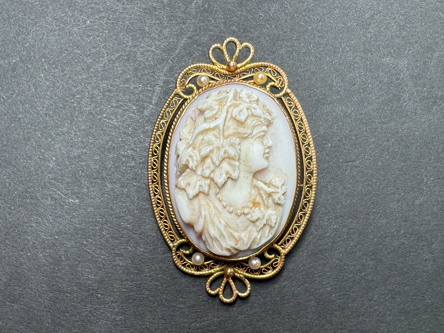 10k Filigree Framed Cameo with Pearl Details