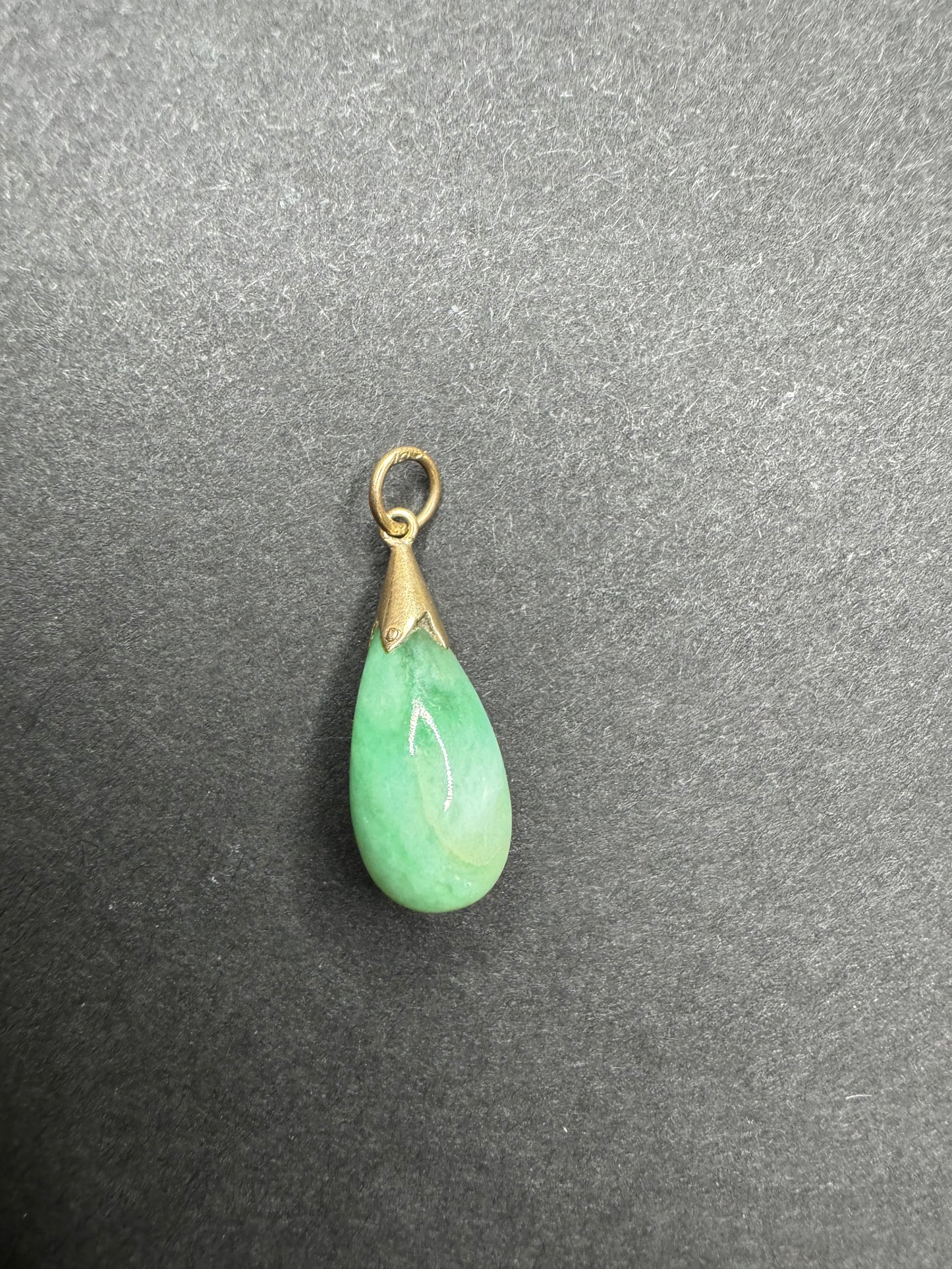 English 15k Peking Glass Pendant