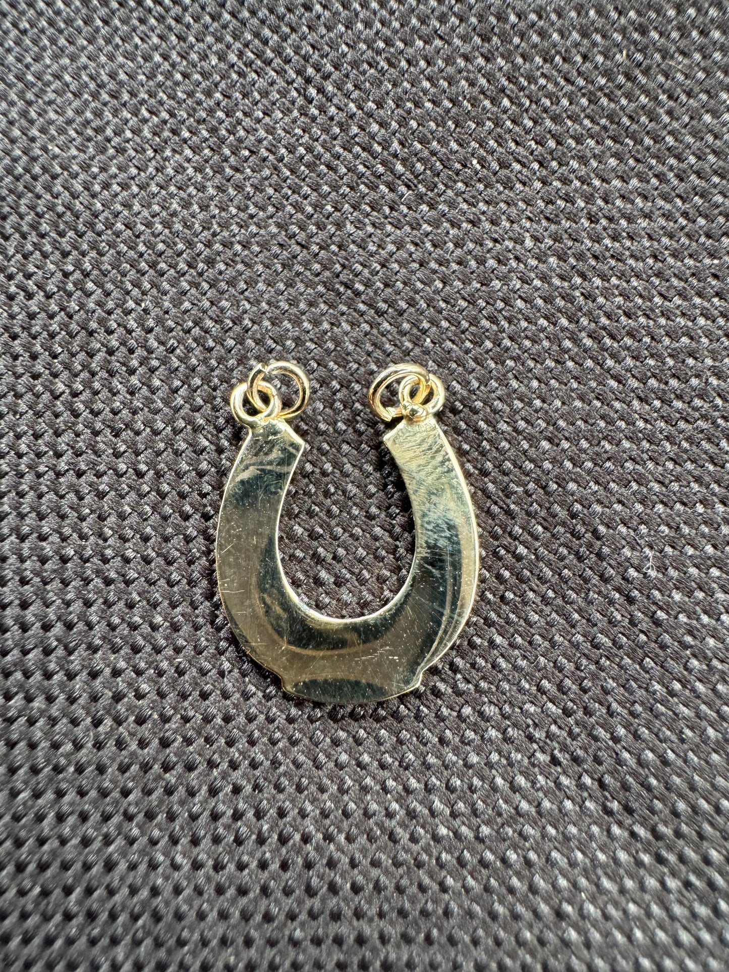 9k Horseshoe Charm