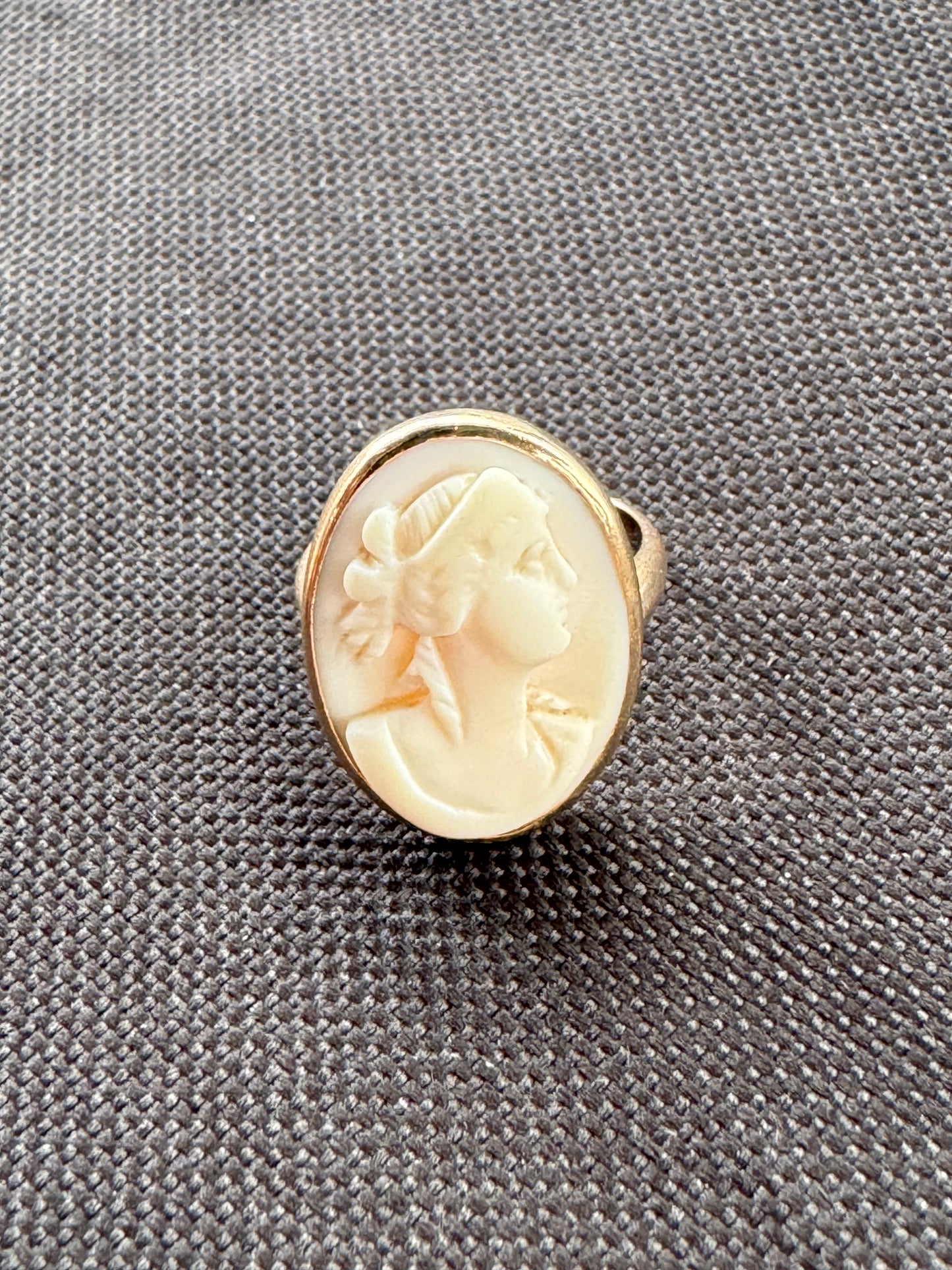 14k Cameo Ring