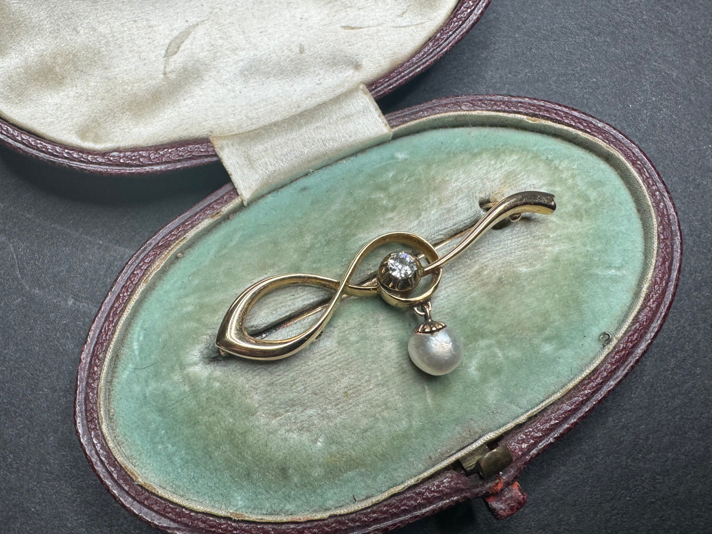 Pearl and Minecut Diamond Drop Brooch