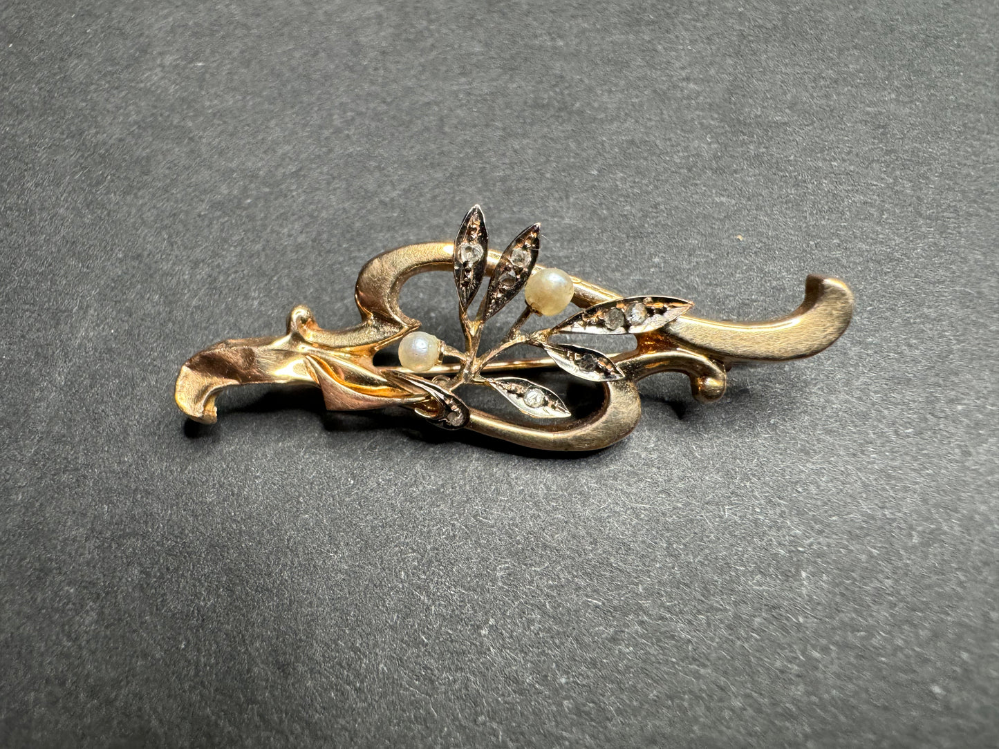 Art Nouveau Brooch with Seed Pearls