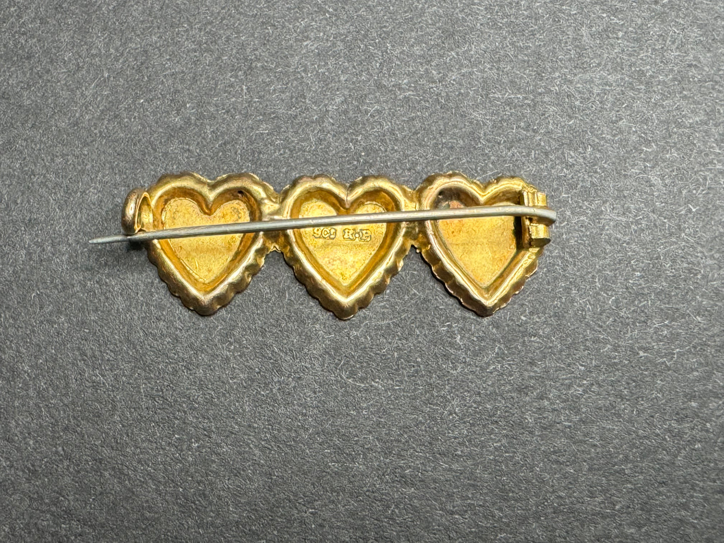 9k English Mizpah Heart Brooch