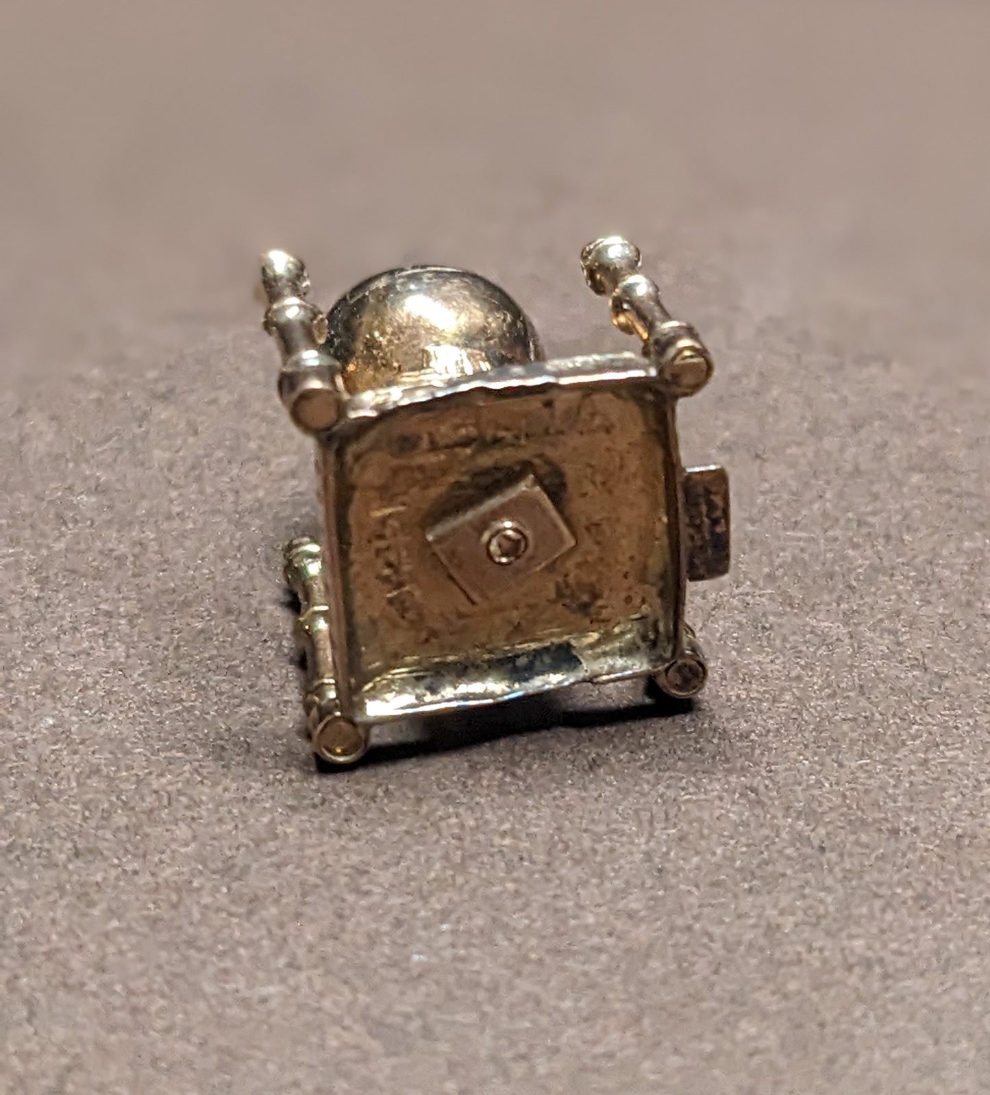 14k Taj Mahal Charm