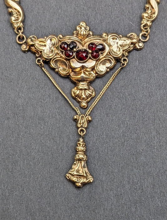 Dutch 14k gold and garnet necklace circa 1909
