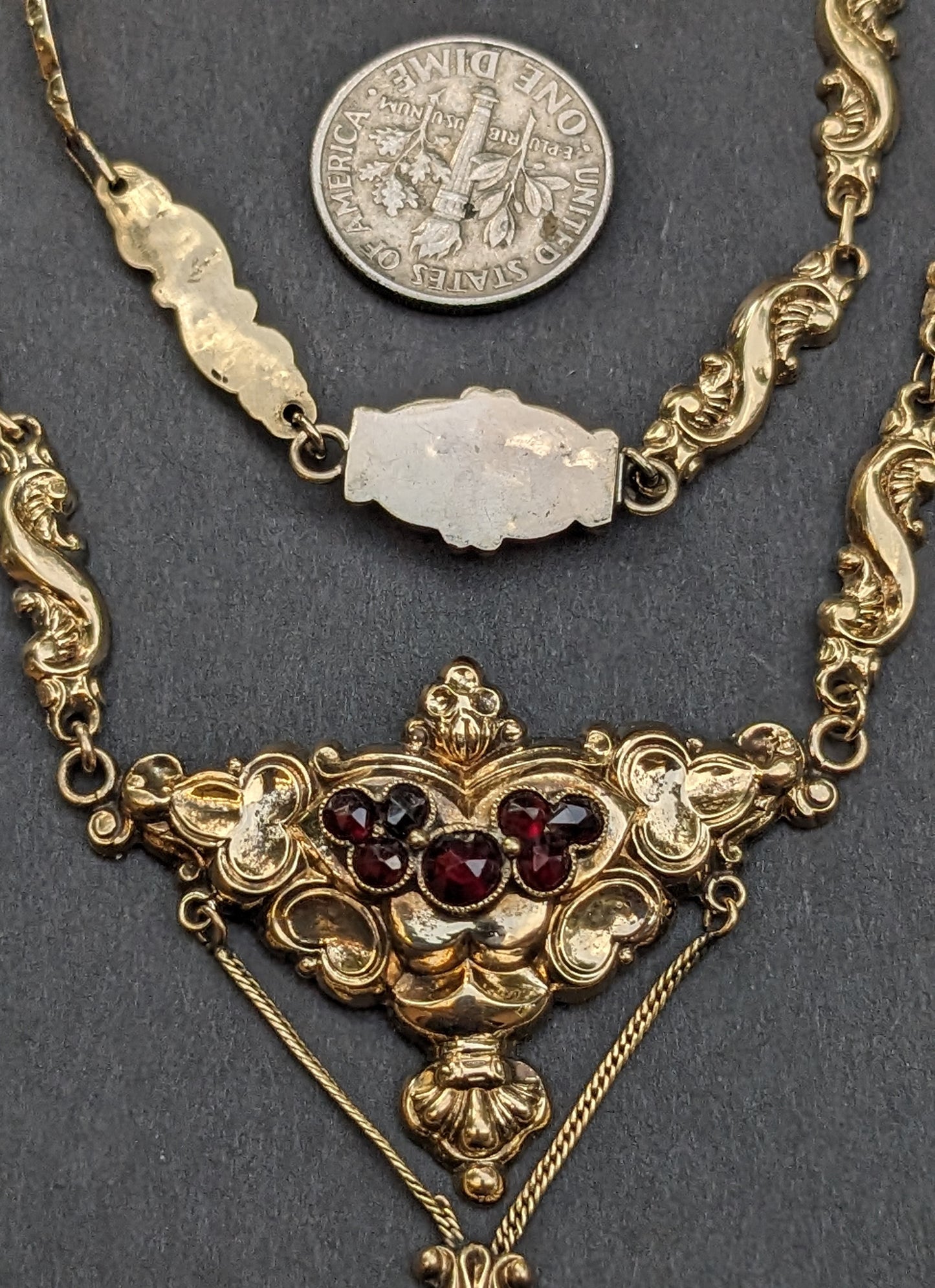 Dutch 14k gold and garnet necklace circa 1909