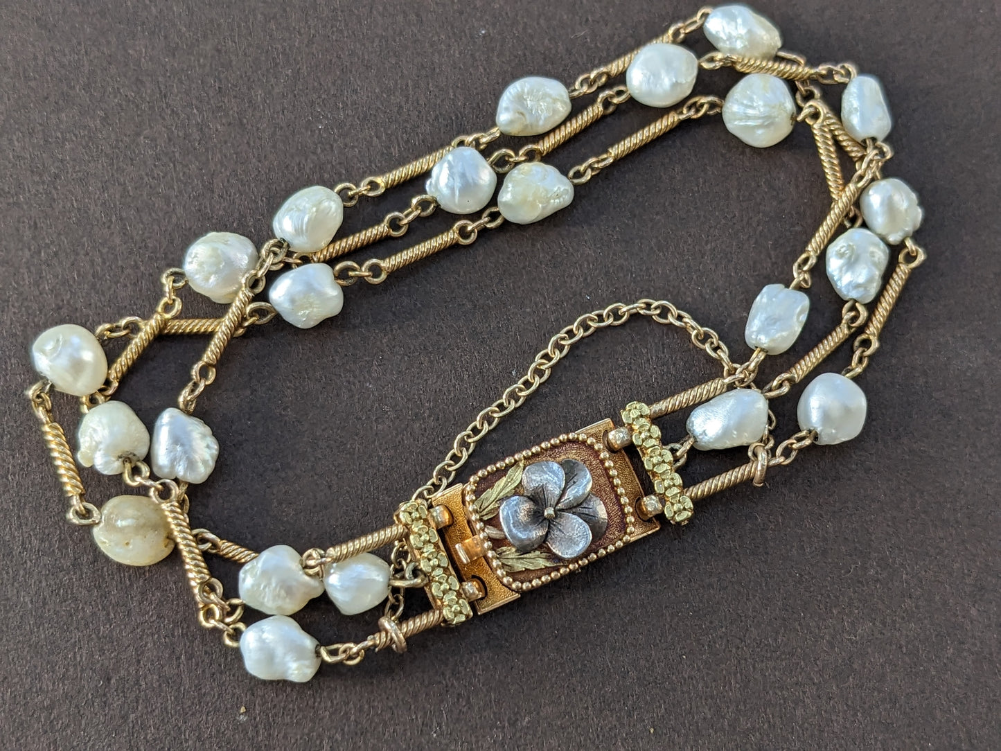 Antique Semi-Baroque pearl and gold bracelet