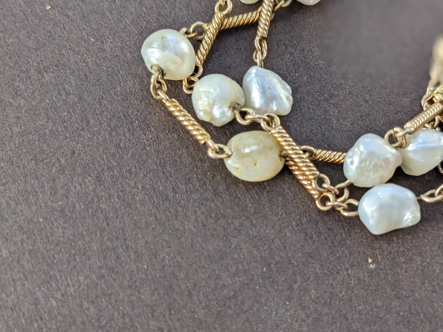 Antique Semi-Baroque pearl and gold bracelet