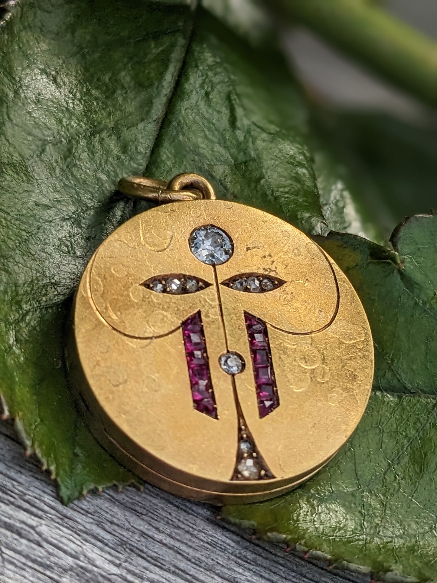 18k Art Deco diamond and ruby locket