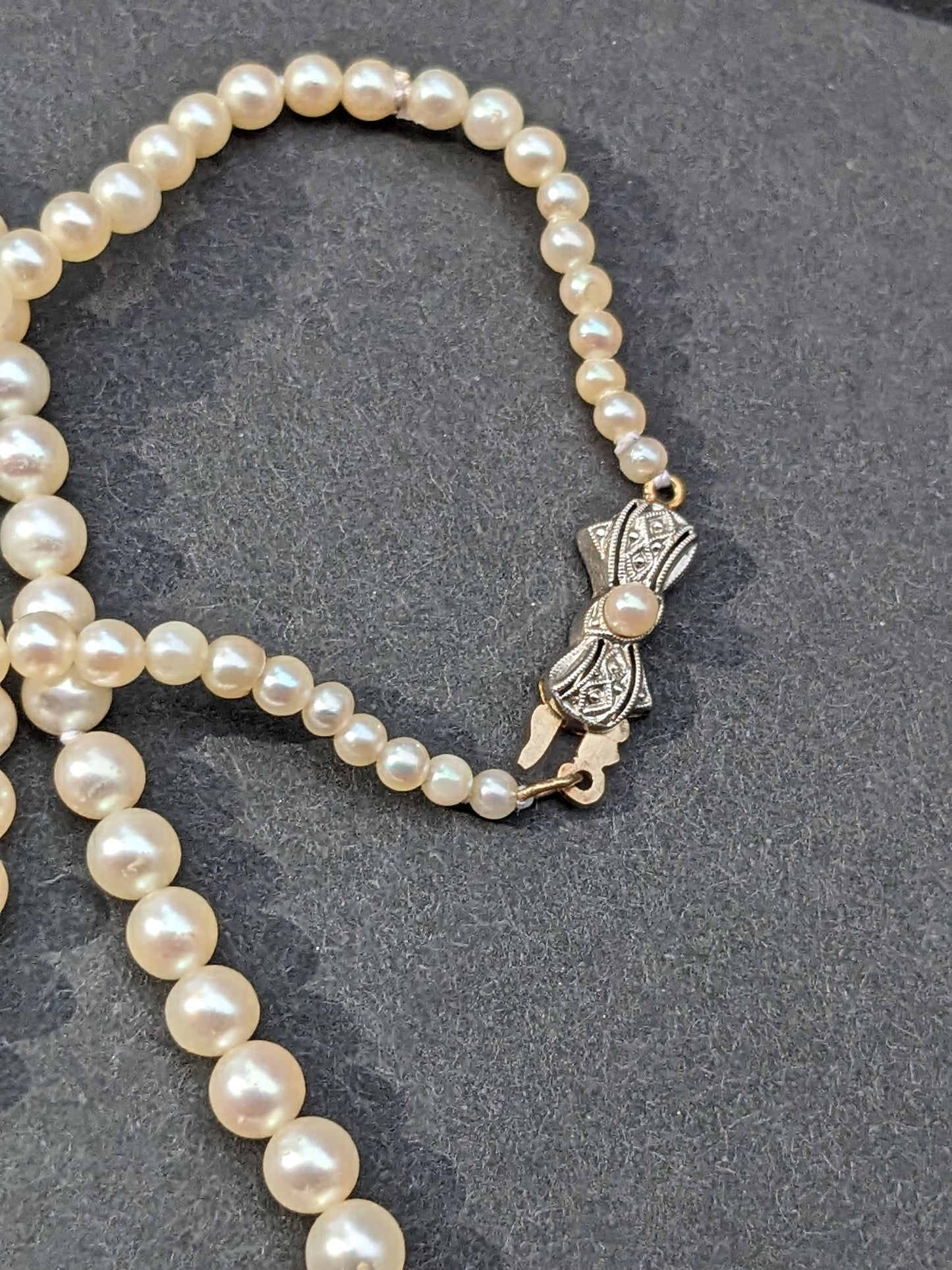 14K Antique Graduated Pearl Necklace with Bow Clasp