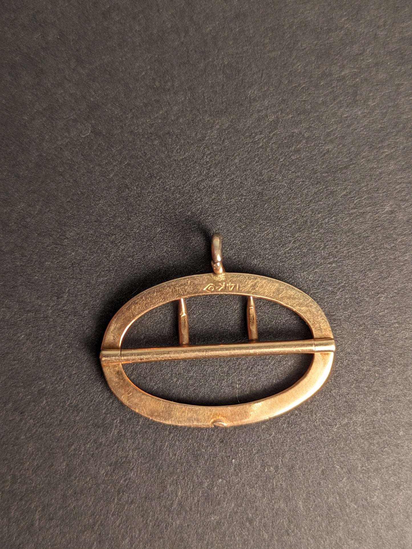 14k Buckle pendant