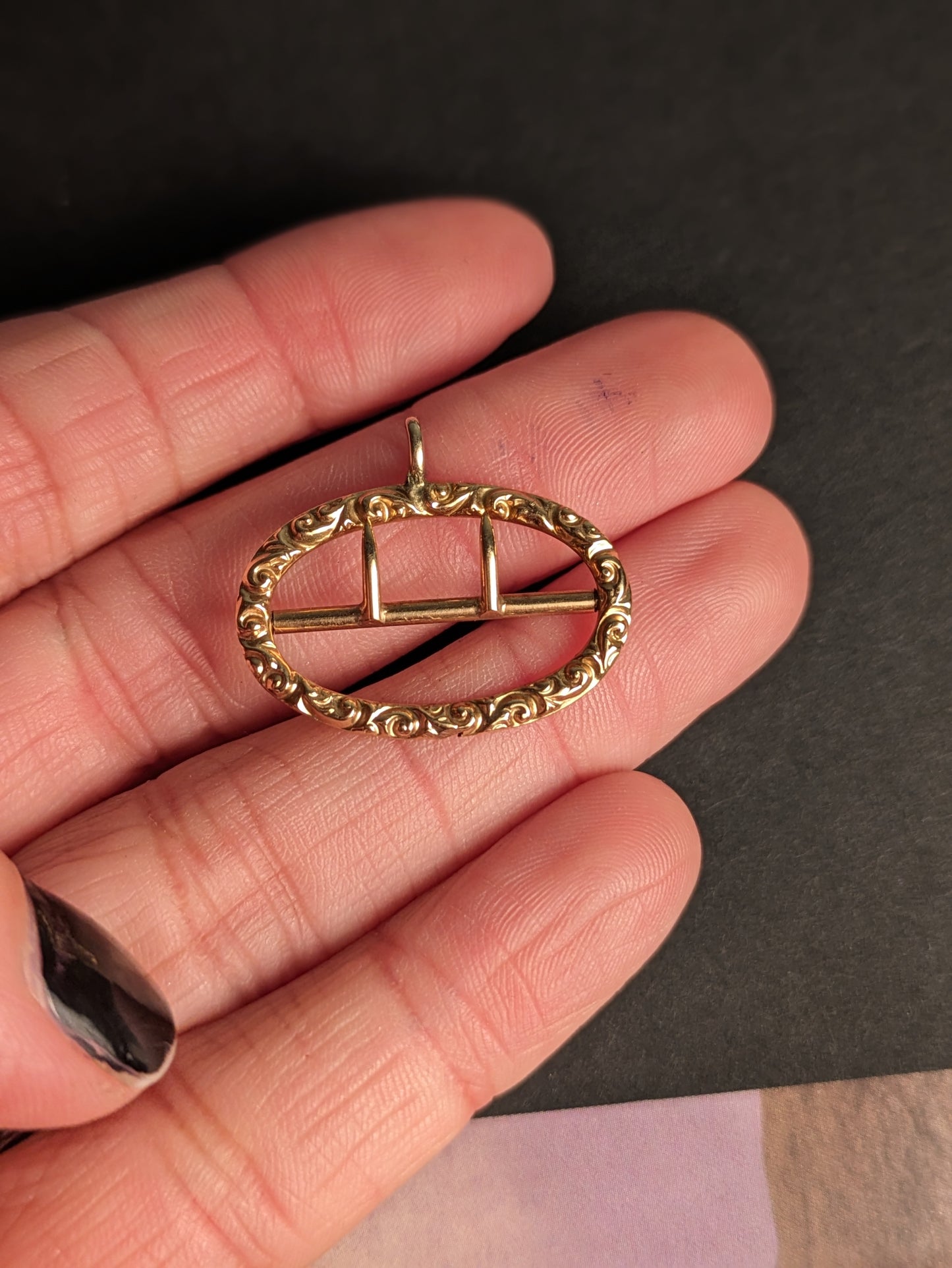 14k Buckle pendant