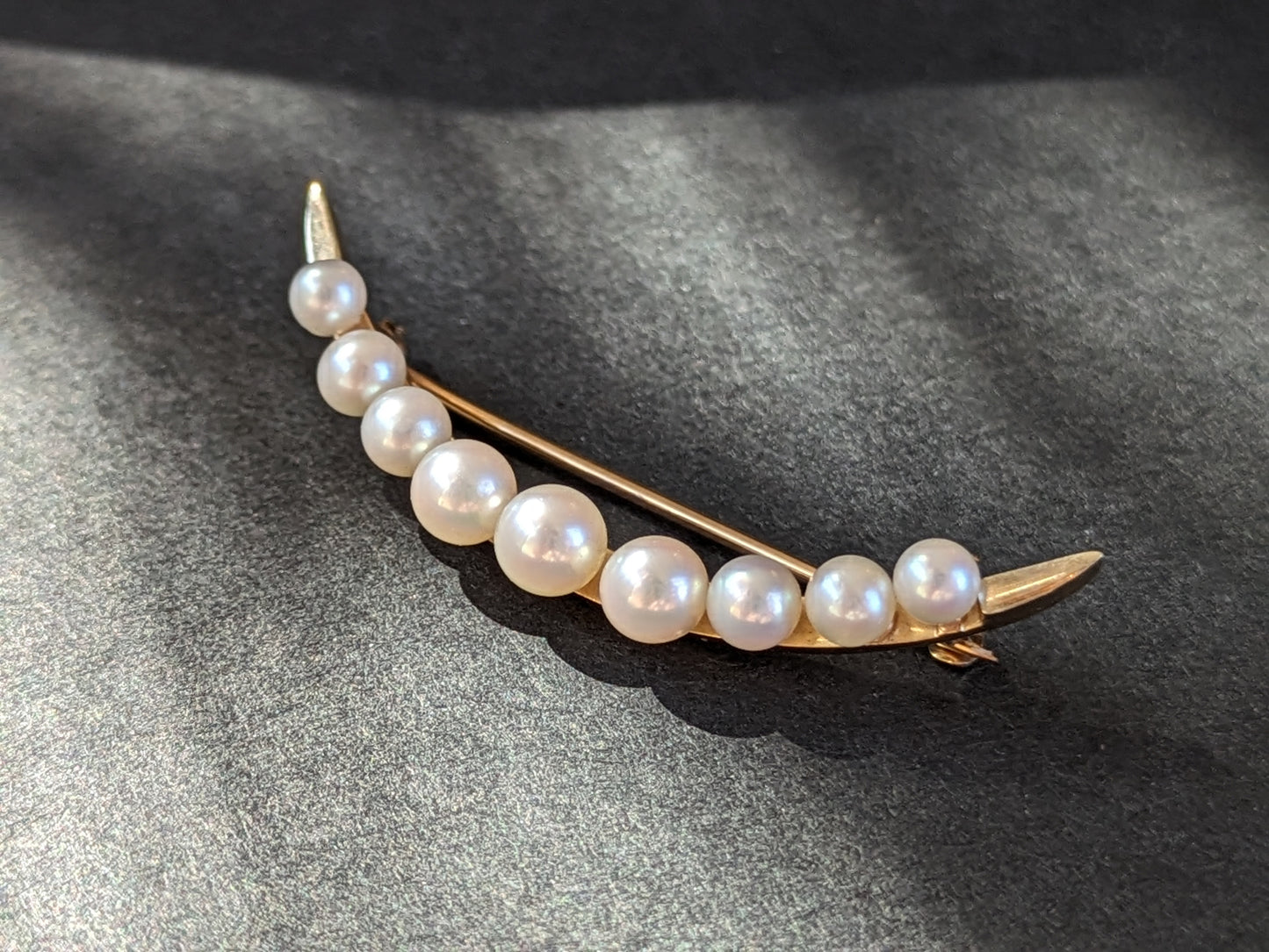 14k Pearl Crescent Pin