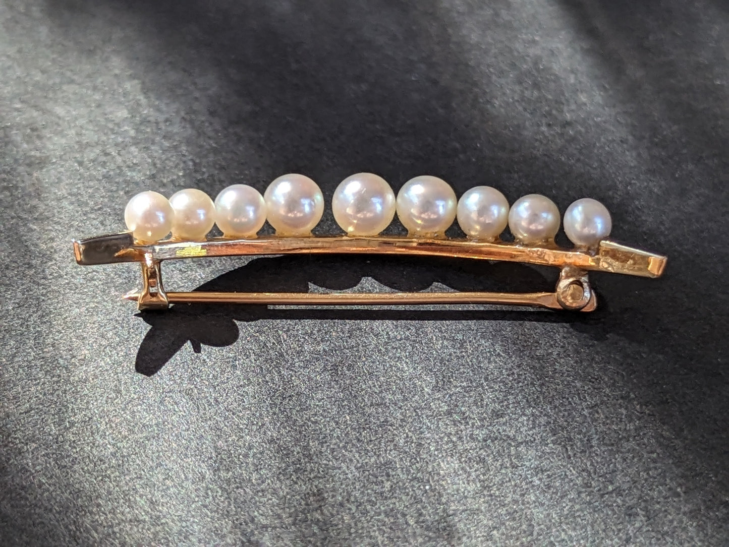 14k Pearl Crescent Pin