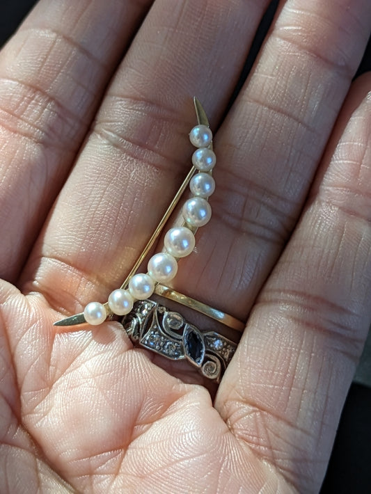 14k Pearl Crescent Pin