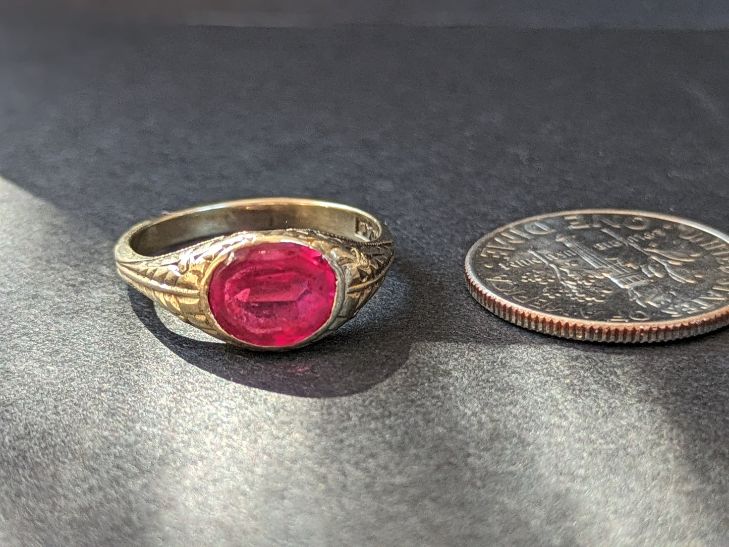 10K Depression Era glass "ruby" ring